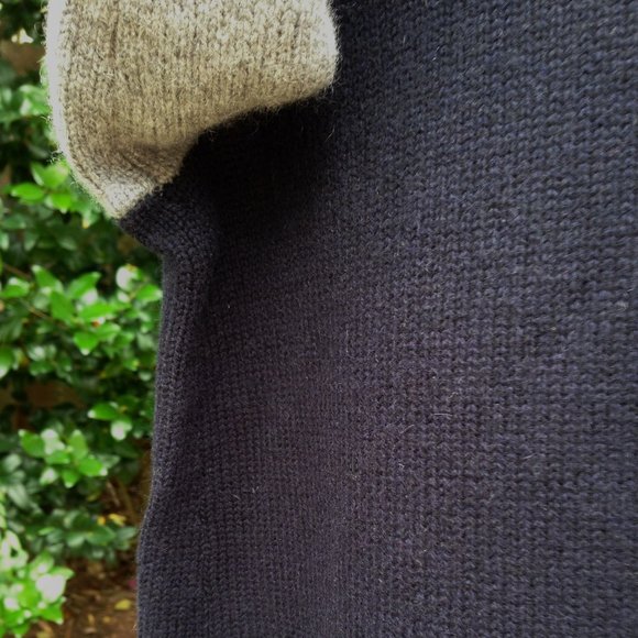 VINCE WOOL CASHMERE TURTLENECK SWEATER NAVY COLORBLOCK  XS - Picture 6 of 7